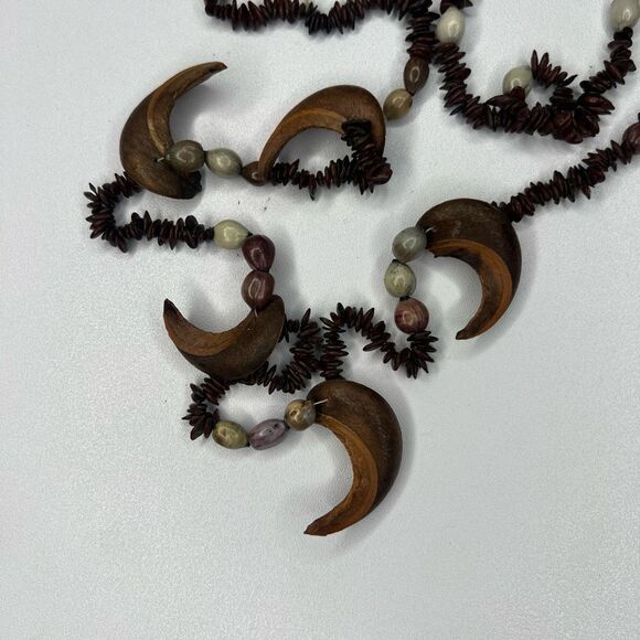 70's Vintage Necklace Hawaiian Koa Apple Seed Brown Puka Shell Tourist Lei Boho - Picture 9 of 11